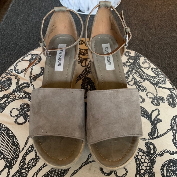 Steve Madden Platform Sandals - Picture 2 of 3